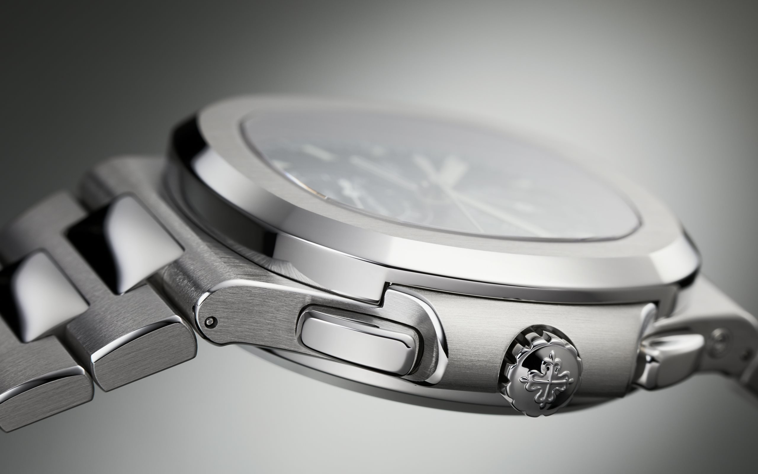 Patek Philippe | Nautilus Ref. 5990/1A-011 Stainless Steel