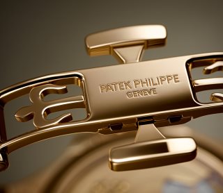 Patek Philippe Nautilus Ref. 7118/1450R-001 Rose Gold - Artistic