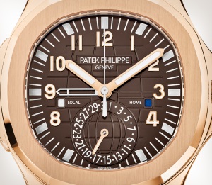 Patek Philippe 3990EJ Perpetual Calendar Chronograph WatchPatek Philippe Aquanaut Green Dial White Gold 5168G-010